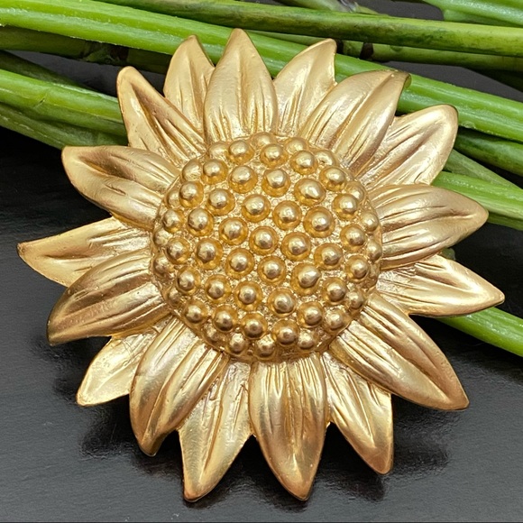 Vintage Unsigned Large Sunflower Gold-tone Brooch New (Old Stock) - Picture 2 of 11